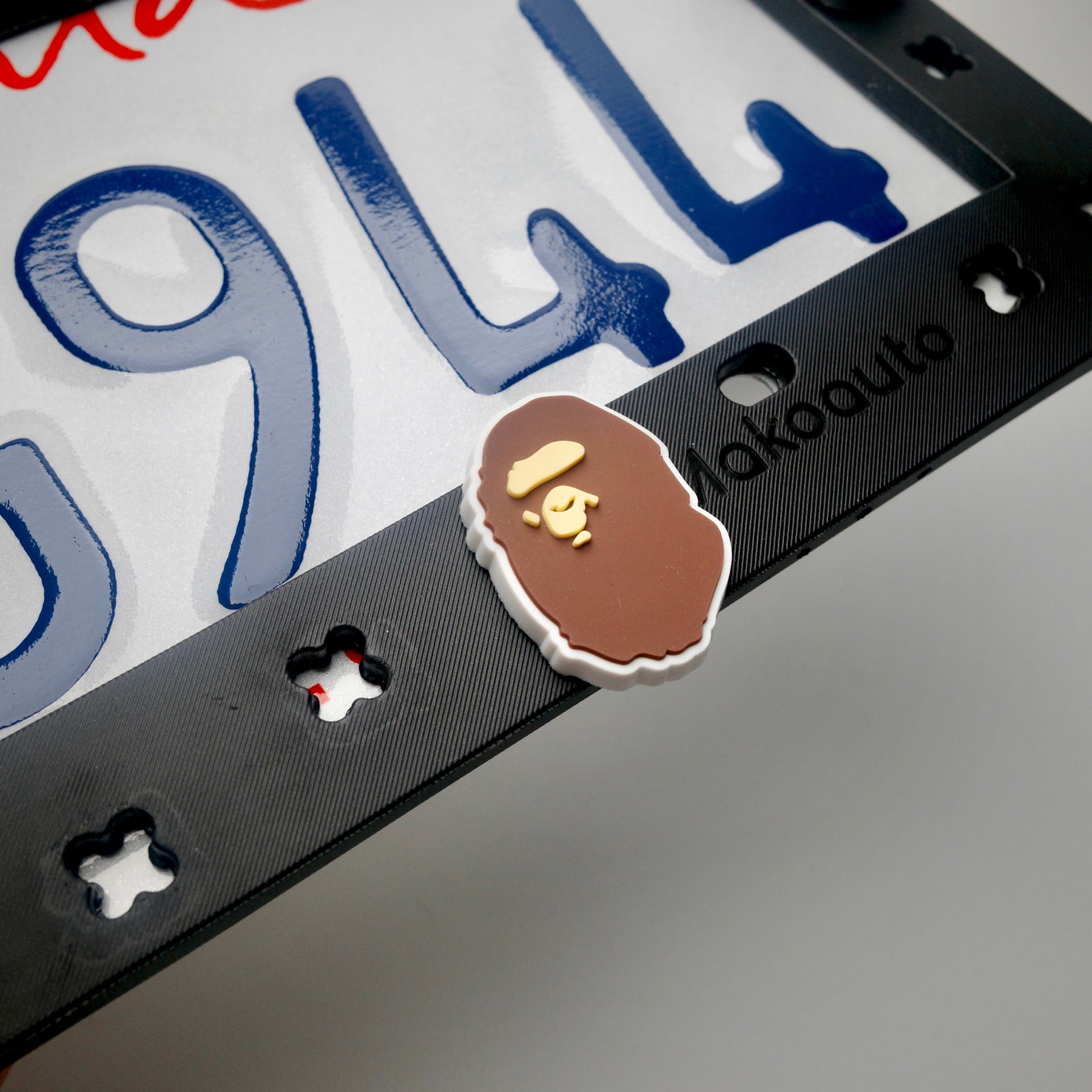 MAKOAUTO Urban Ape DIY License Plate Frame & Charm Bundle