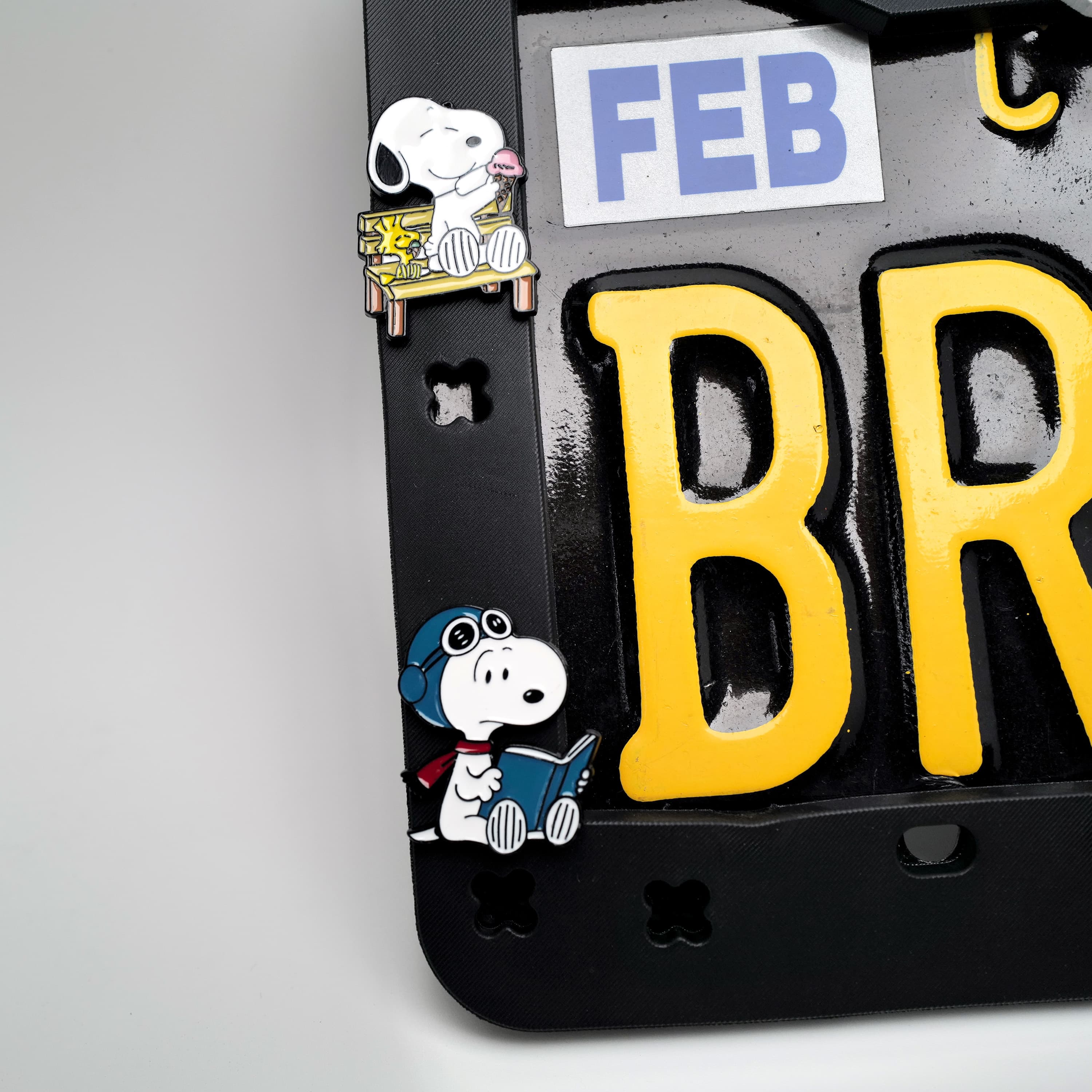 Makoauto DIY License Plate Frame - Customizable TPU Vehicle Decor with "Classic Cartoon Pup" Charms
