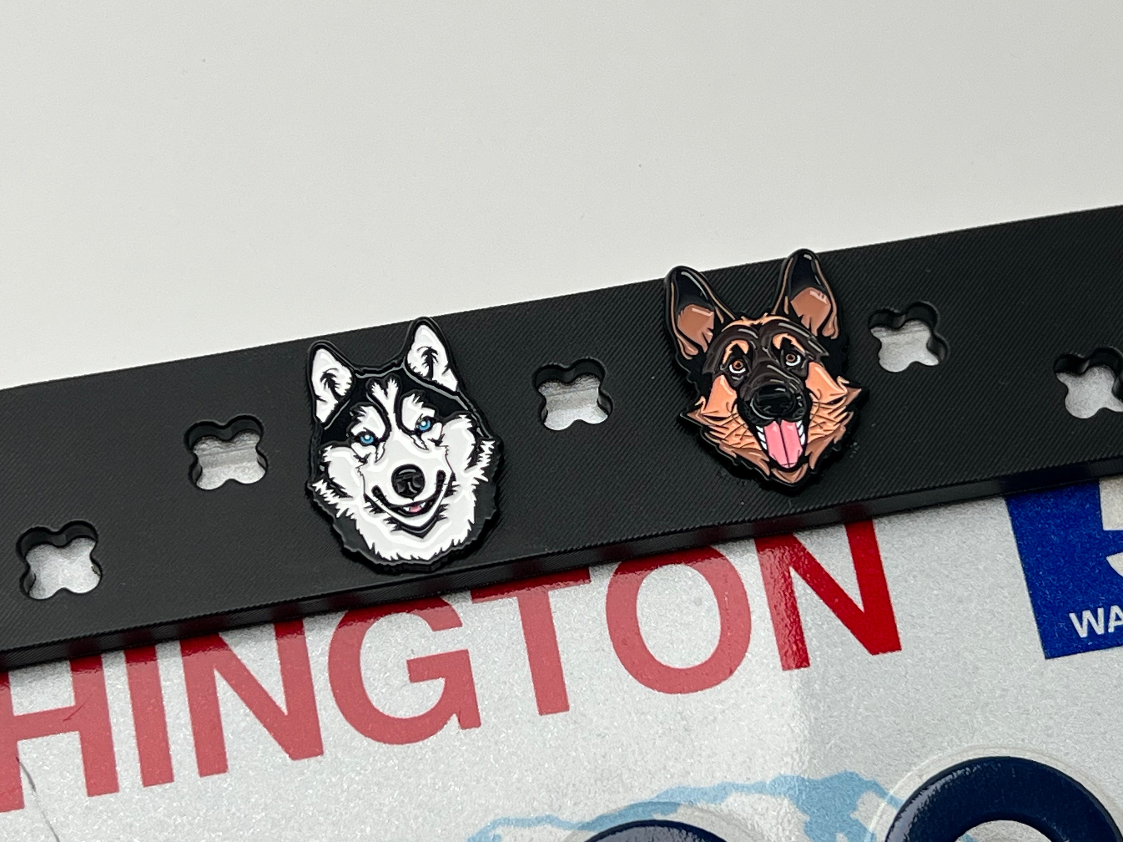 Makoauto Custom Series: The Ultimate Plate Frame for Pet Lovers