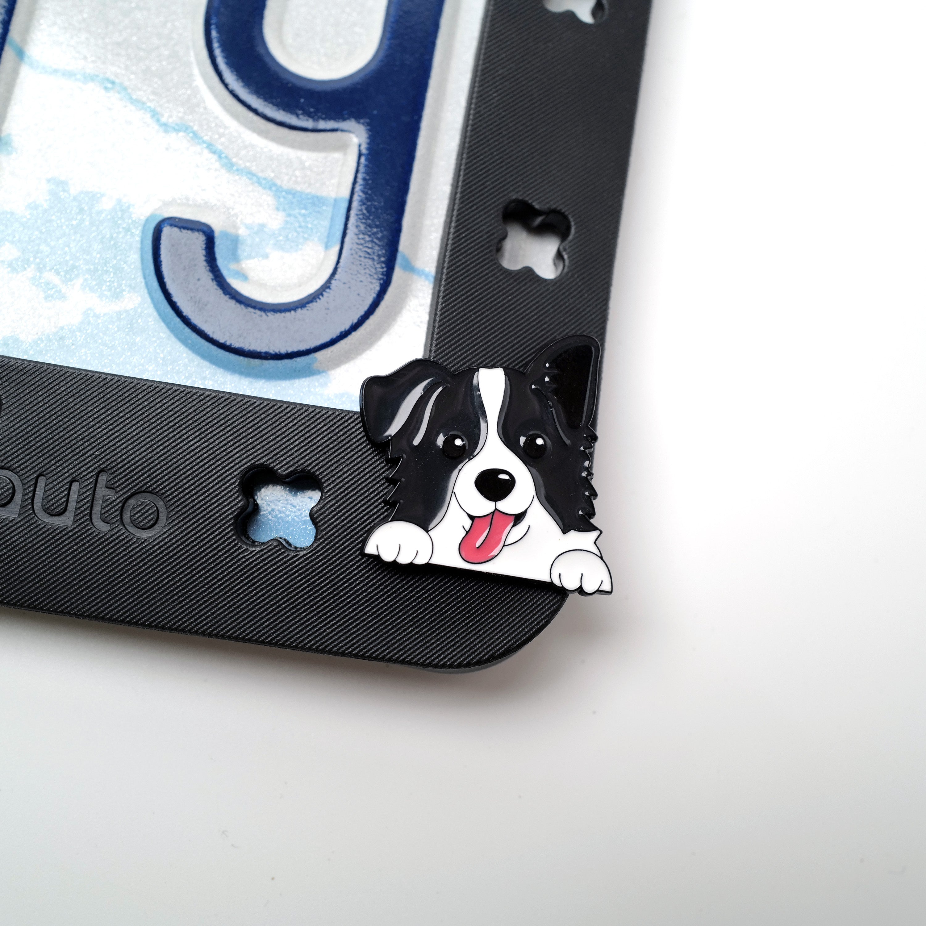 Makoauto Custom Series: The Ultimate Plate Frame for Pet Lovers